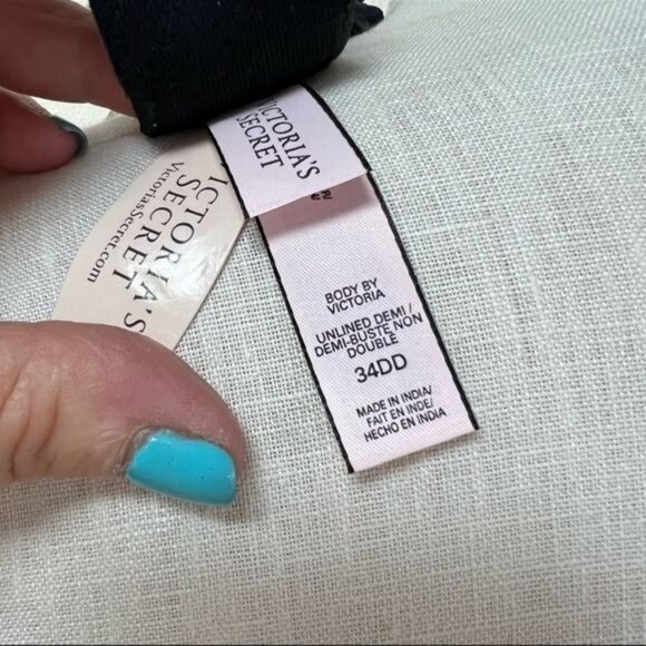 NWT Victoria’s Secret Body By Victoria Black & White Unlined Demi Sz 34DD - Picture 7 of 8